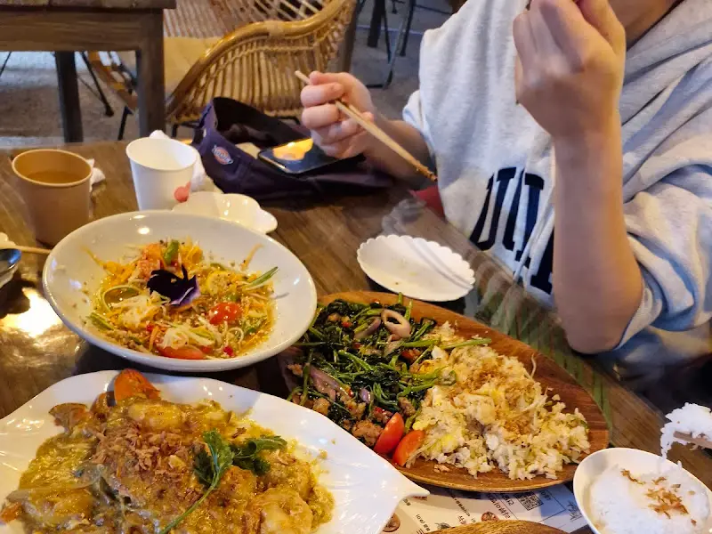 쿤댕에서의 식사