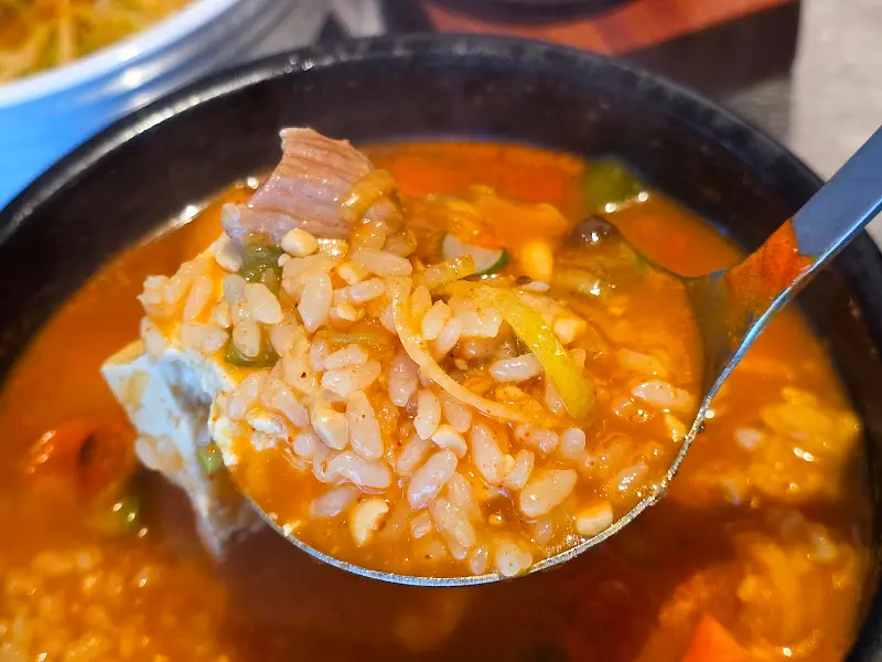 푸짐한 된장김치전골