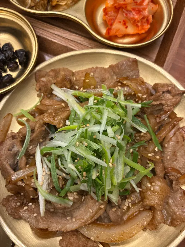 윤기가 흐르는 제육볶음