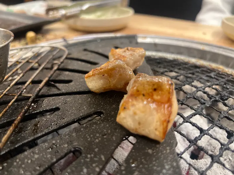 노릇하게 구워진 막창