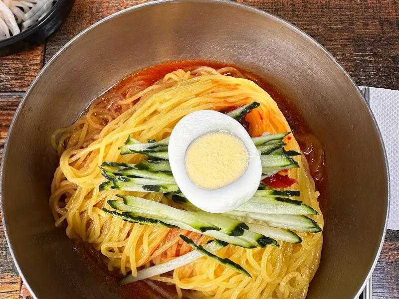 냉육수를 부어 물밀면으로 변신!