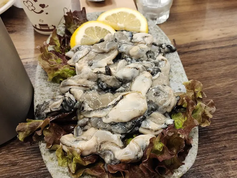 겨울에 맛볼 수 있는 굴무침