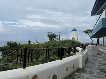 삼척 바다 품은 마마티라, 산토리니지역명 감성 맛집에서 느끼는 지중해의 향기