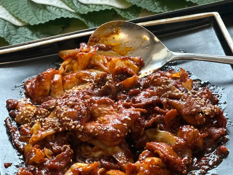 윤기가 흐르는 쭈꾸미 볶음