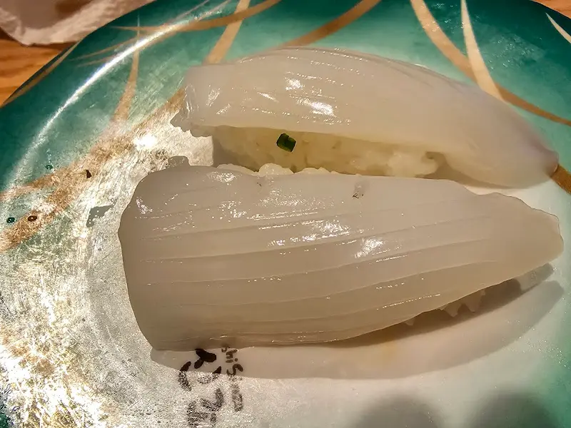 신선함이 느껴지는 흰살 생선 초밥