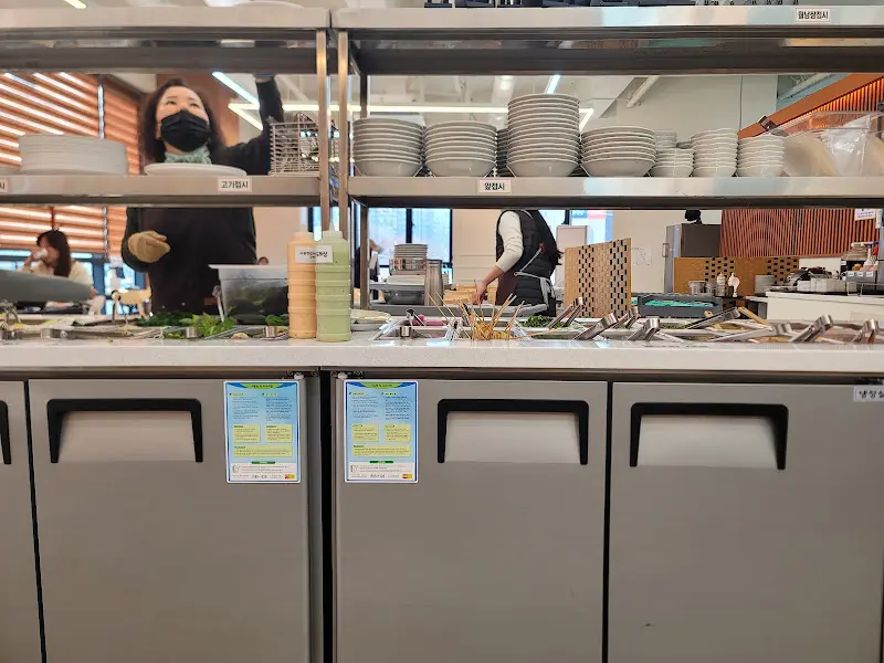 뷔페 코너 전경