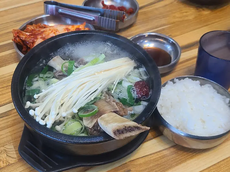 갈비탕 한 상 차림