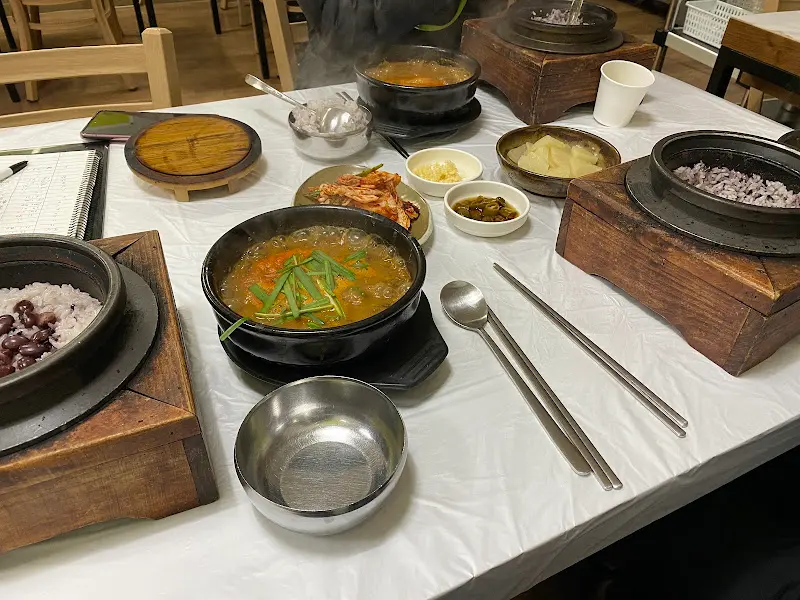 칠갑산추어탕 테이블 전경