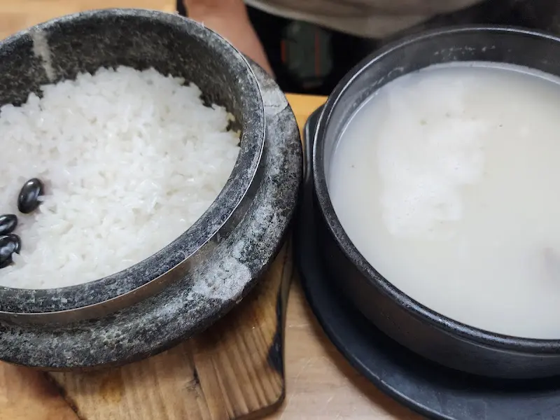 설렁탕과 돌솥밥