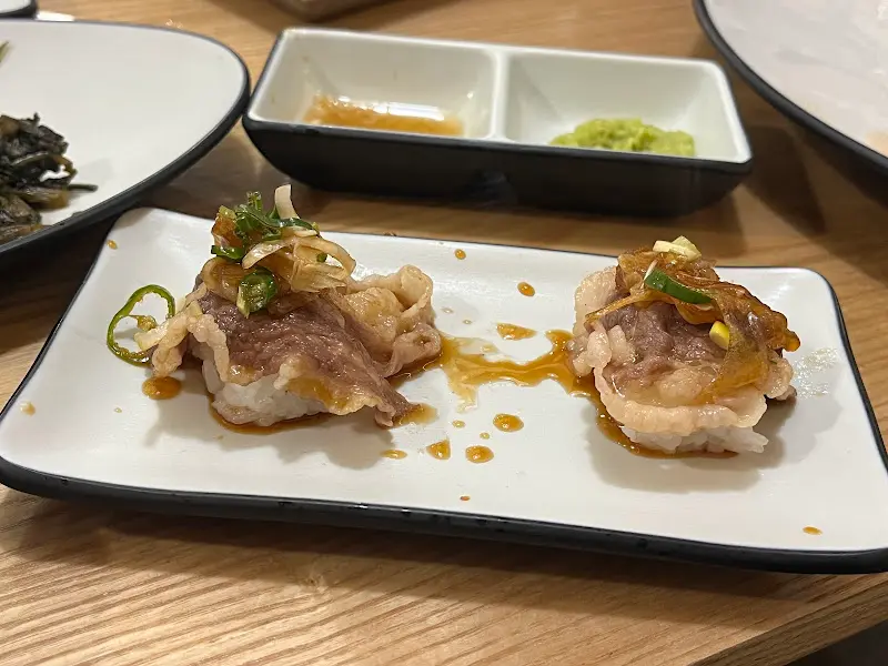 차돌박이, 관자, 곤드레짱아찌 삼합