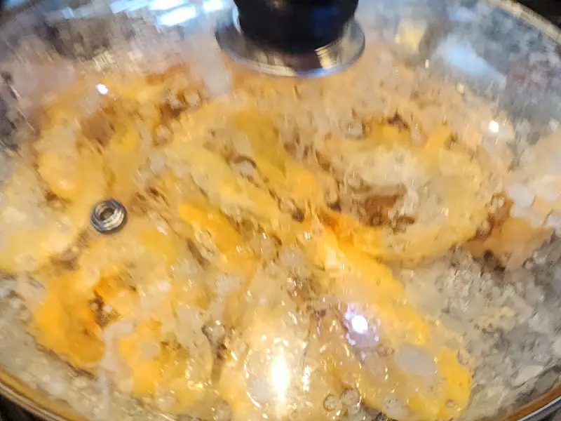 새우가 익어가는 모습