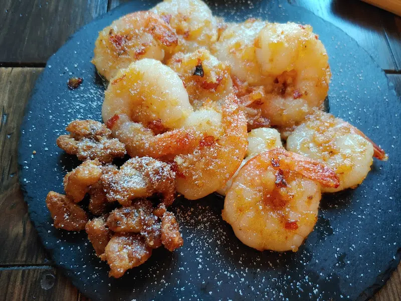 윤기가 흐르는 새우튀김