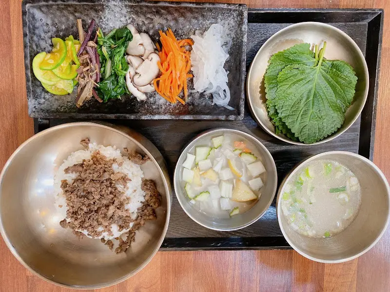 육회비빔밥 정식 항공샷