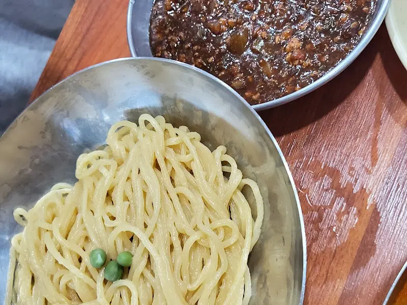 고기짬뽕과 짜장면