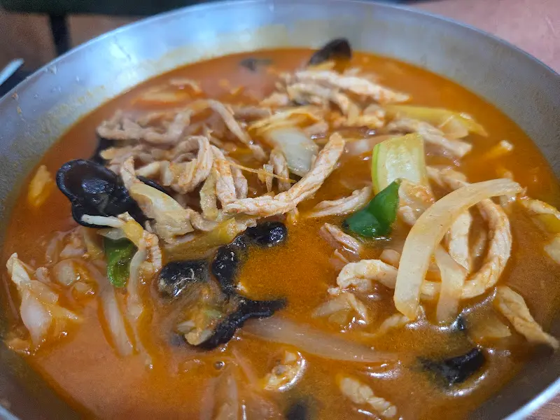 푸짐한 고기짬뽕