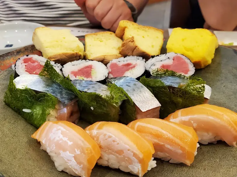 다채로운 스시 모듬