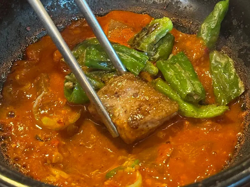 멜조림에 찍어먹는 가브리살