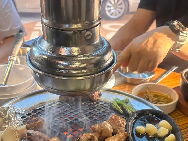 고기 굽는 모습