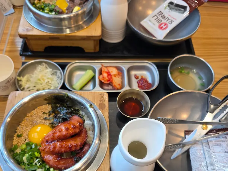 문어 솥밥 정식 한 상 차림