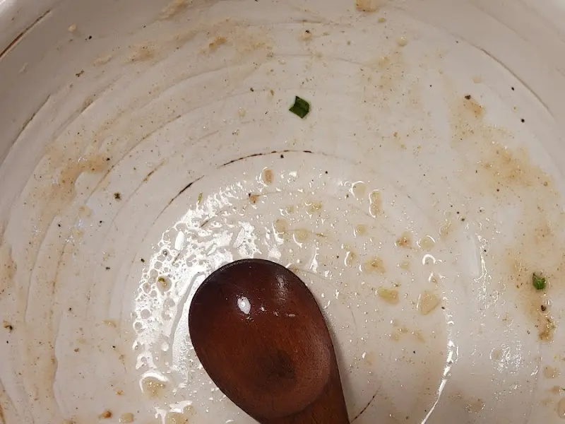 깨끗하게 비워진 그릇