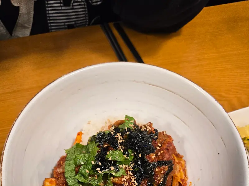 매콤달콤한 오징어 덮밥