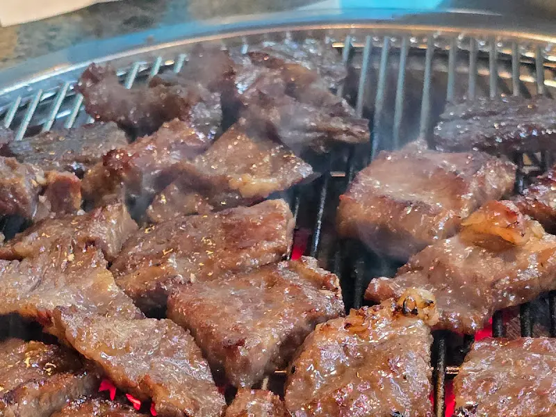 숯불에 구워지는 양념갈비