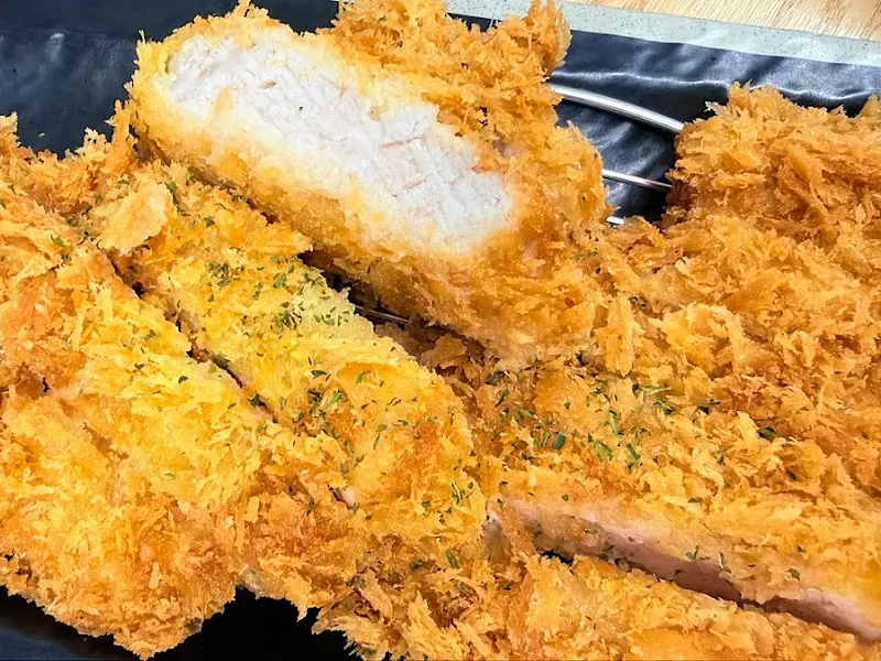 두툼한 돈까스 단면