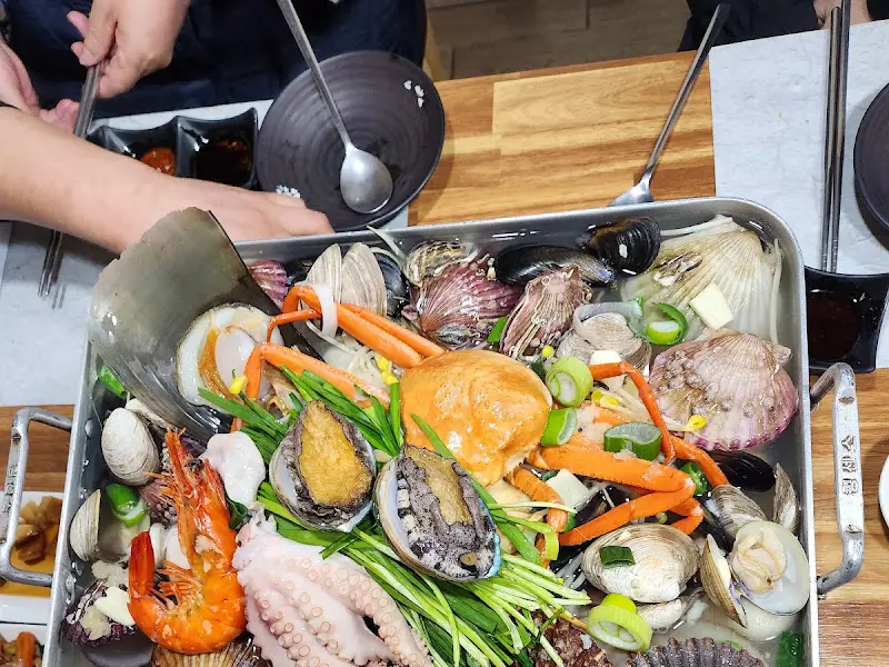 해물탕 테이블 세팅