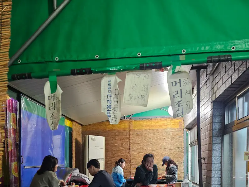 겉은 바삭하고 속은 촉촉한 군만두