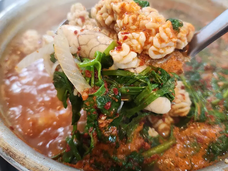 알과 고니가 듬뿍 들어간 동태탕