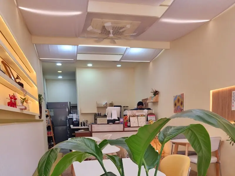 민들레상점 내부