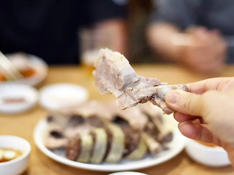 박시웅의 8번식당 수육 2