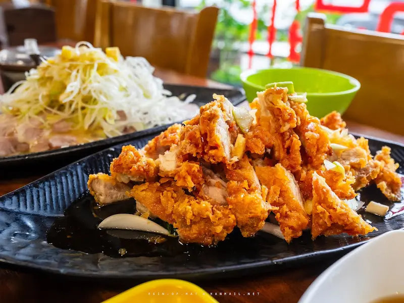 유니치킨과 냉채수육