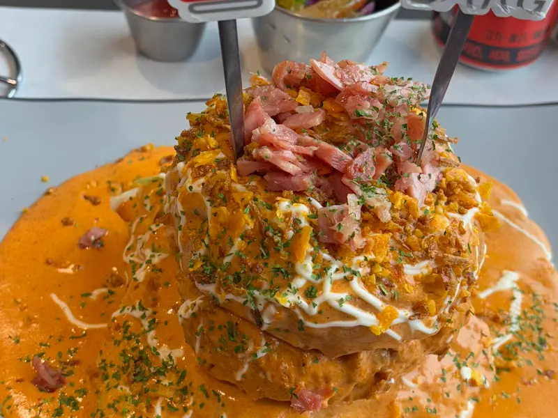 999로제새우버거 근접샷