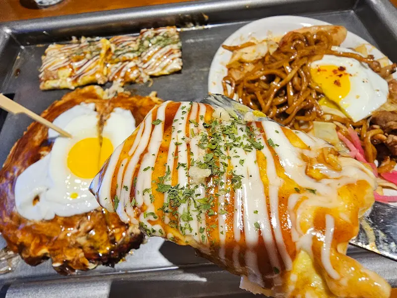 푸짐하게 차려진 죠죠의 시그니처 메뉴들