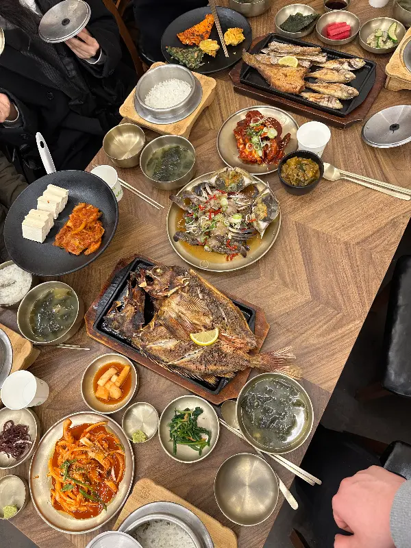 푸짐하게 차려진 한 상 차림