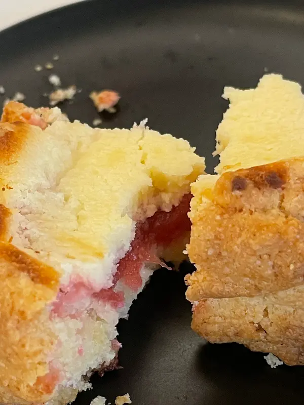 촉촉하고 부드러운 케이크 단면