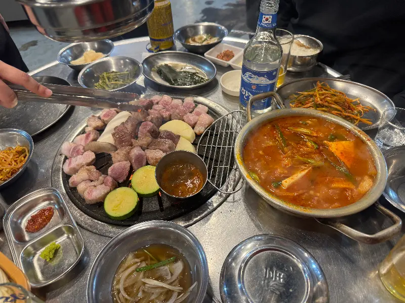 흑돼지 근고기 한상차림