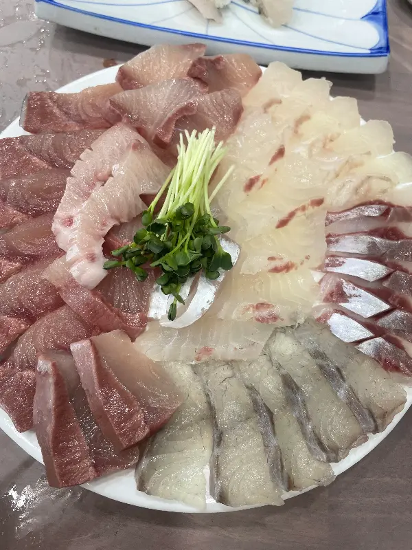 바다사랑횟집 모듬회 비주얼