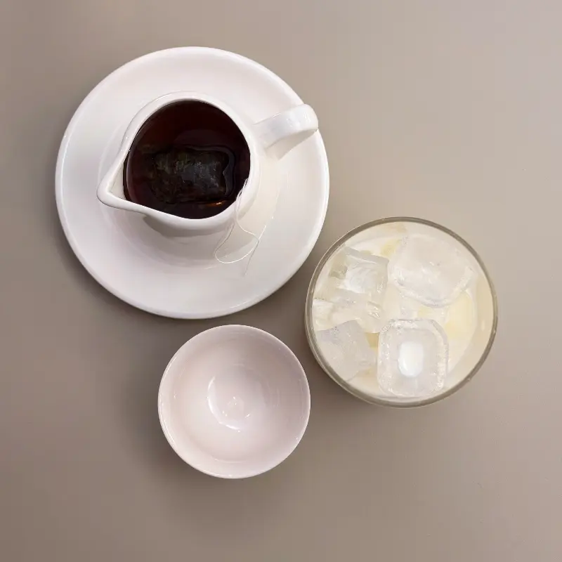 깔끔한 음료 사진