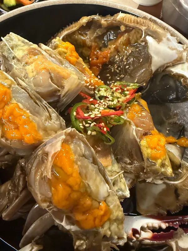 알이 꽉 찬 간장게장의 황홀한 비주얼