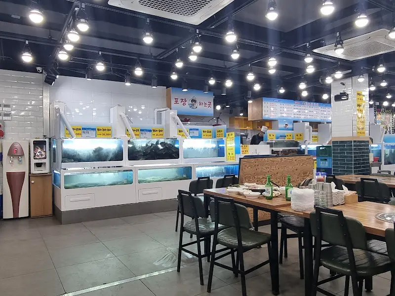 넓고 깔끔한 내부