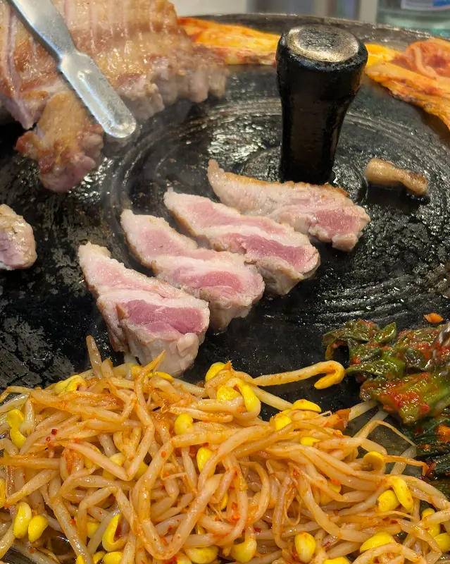 삼겹살과 콩나물, 김치