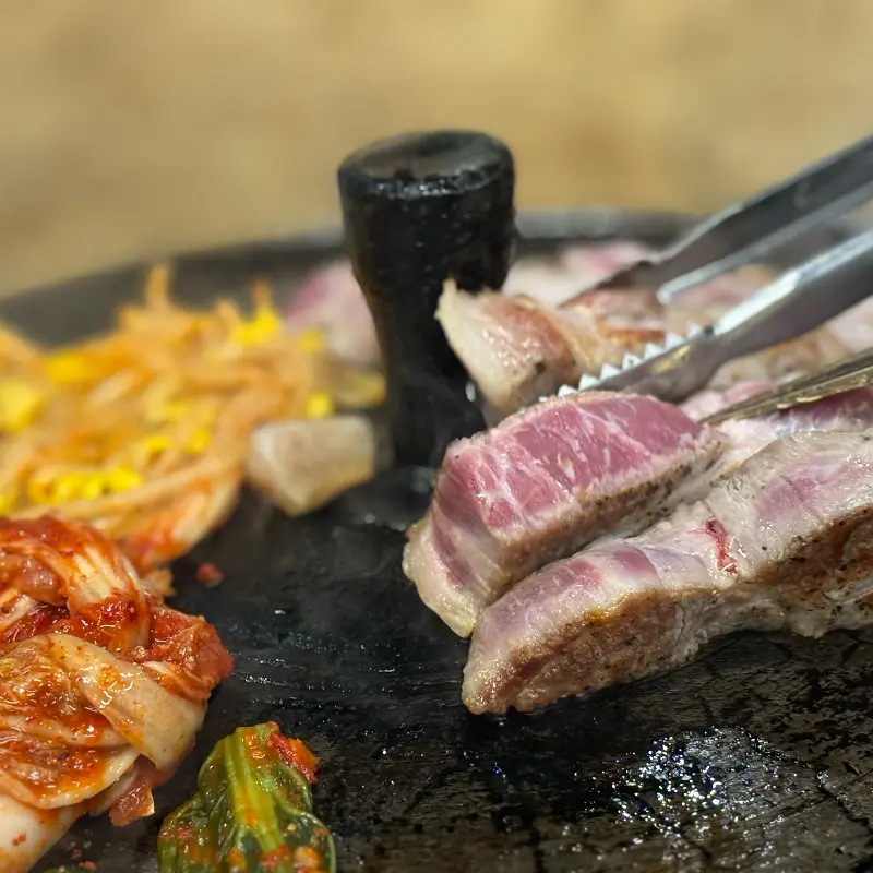 고기 굽는 모습