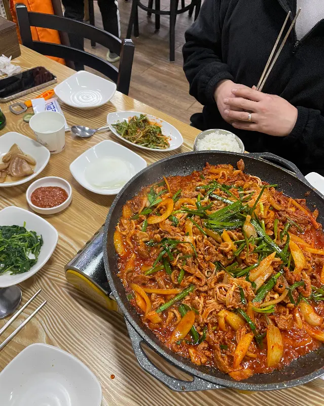 오리불고기 한 상 차림