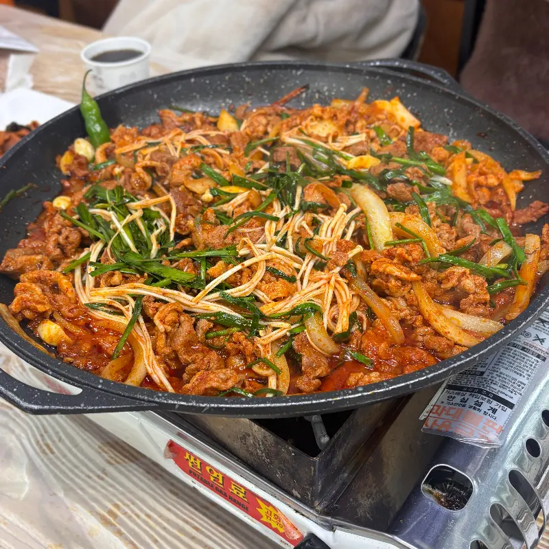 맛있게 익은 오리불고기