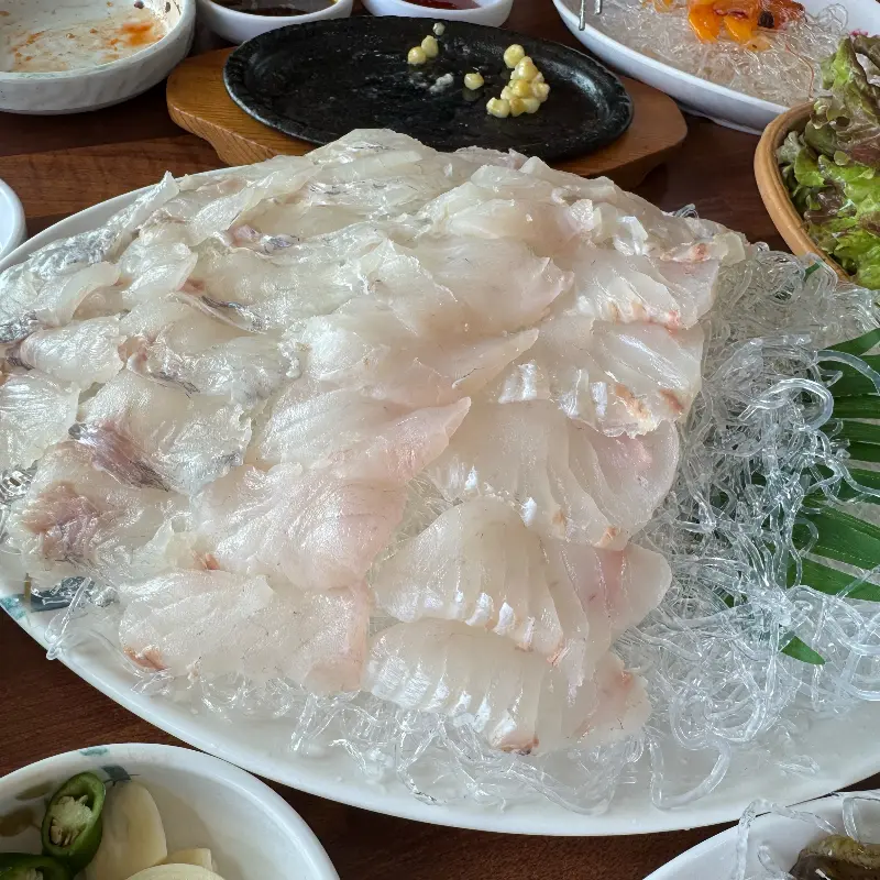 싱싱한 광어회 한 상차림