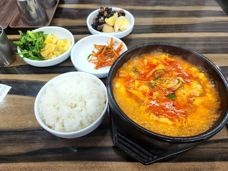김치찌개와 반찬