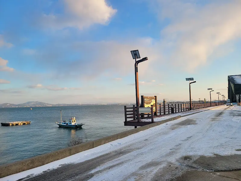 바다를 바라보며 즐기는 식사