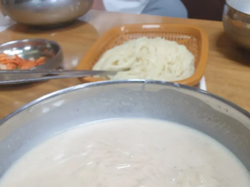 대성콩물 콩국수와 추가 면